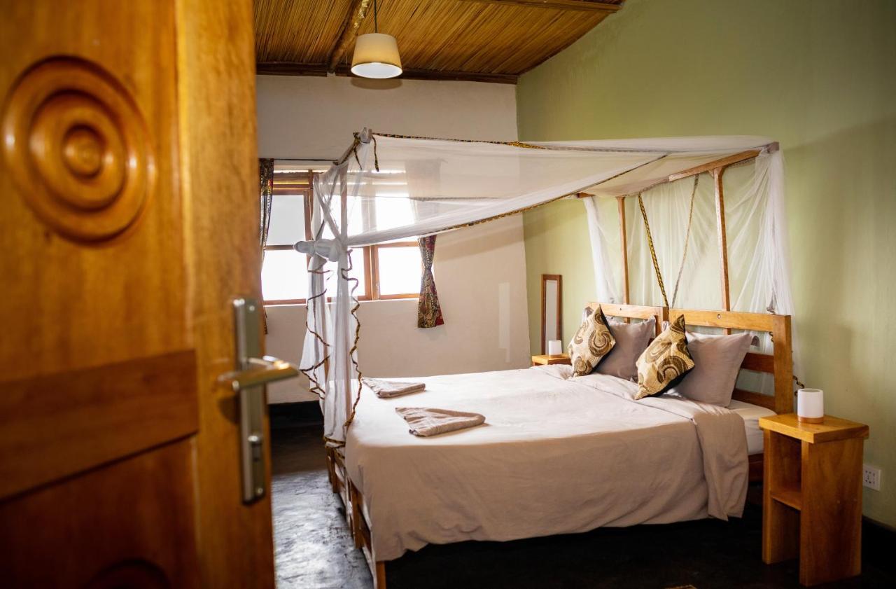 Isunga Lodge Kibale National Park Eksteriør billede